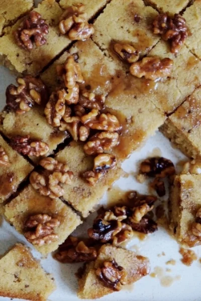  w alnut - rose semolina cake  