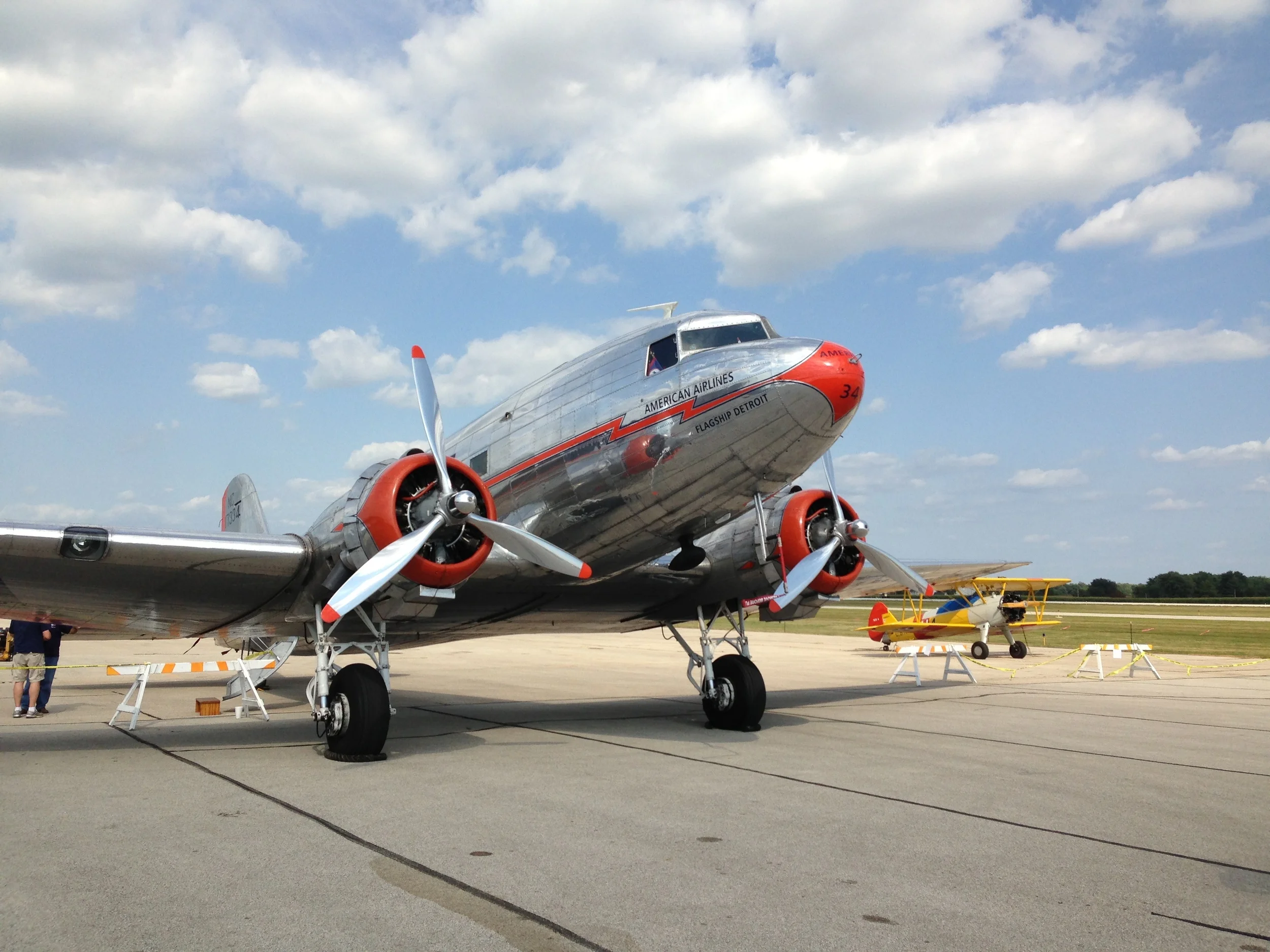 Douglas DC-3 and Stearman Model 75