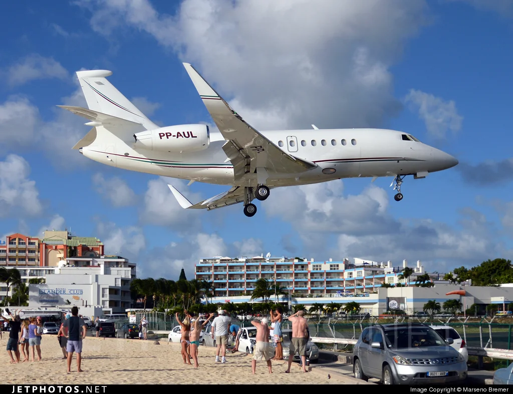 Dassault Falcon 2000 LX – Pousando em St. Martin