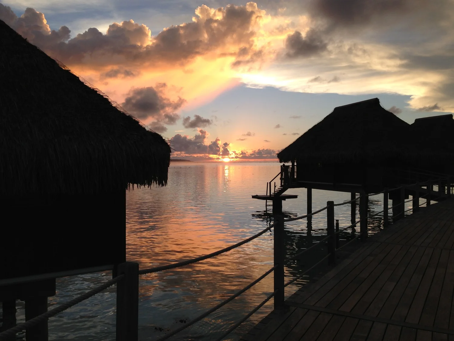 Por do sol no Tahiti