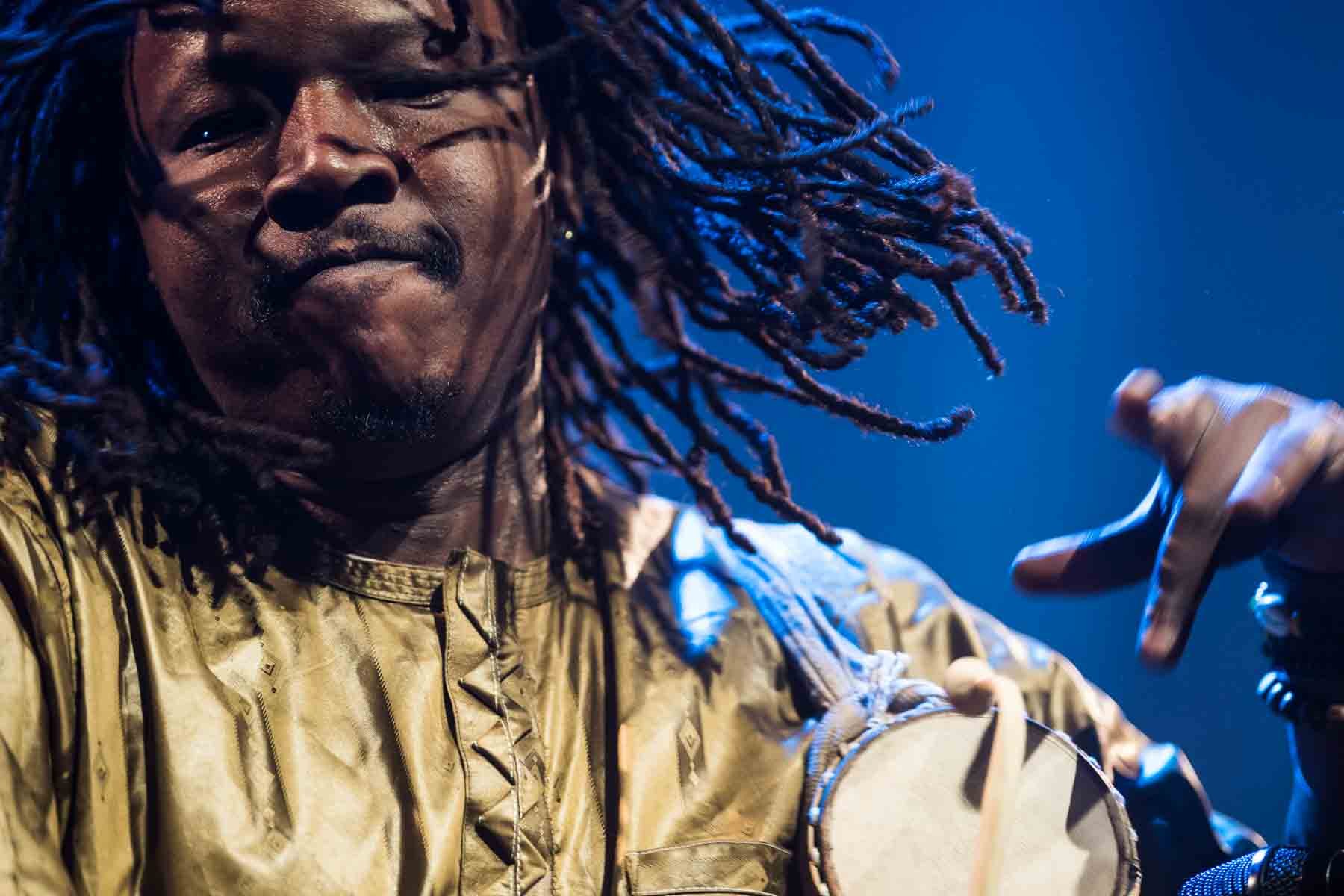  Djimé Sissoko playing with Samba Touré, Muziekpublique, 31 March 2023 