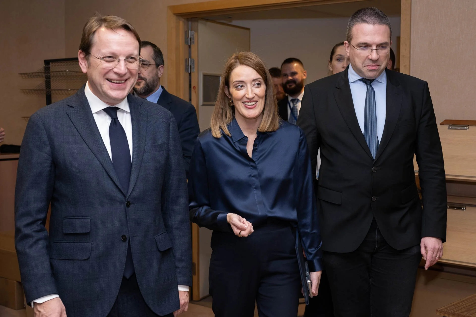  European Parliament President Roberta Metsola and European Commissioner Olivér Várhelyi arriving for the launch of the Critical Medicines Act with MEP Tomislav Sokol, December 2025. 