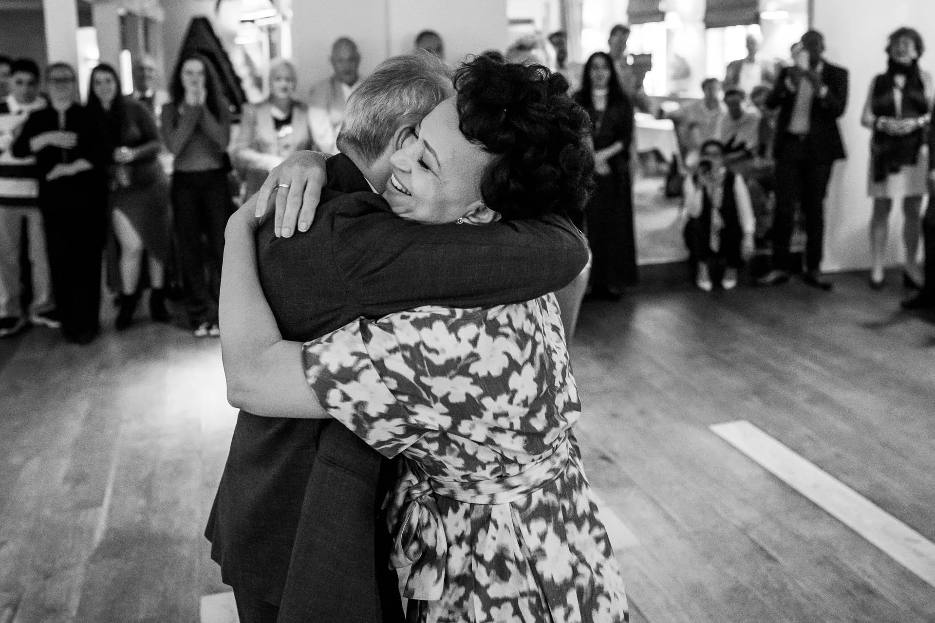  Newly-weds at the end of the first dance. 