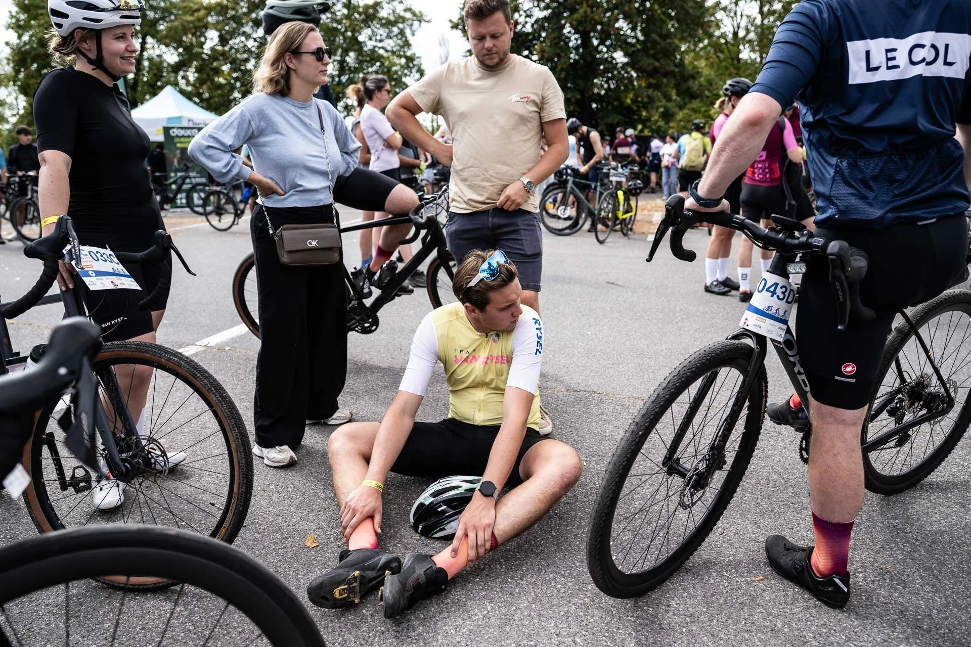  Médecins du Monde Doc’Riders sponsored 100/200km cycle ride 2026 – waiting for the start. 