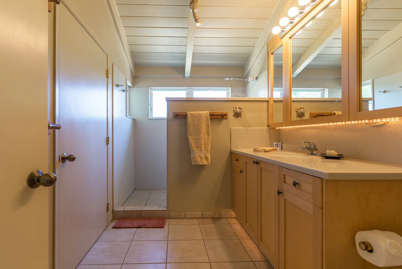 _MG_8512-Upper-bath.jpg