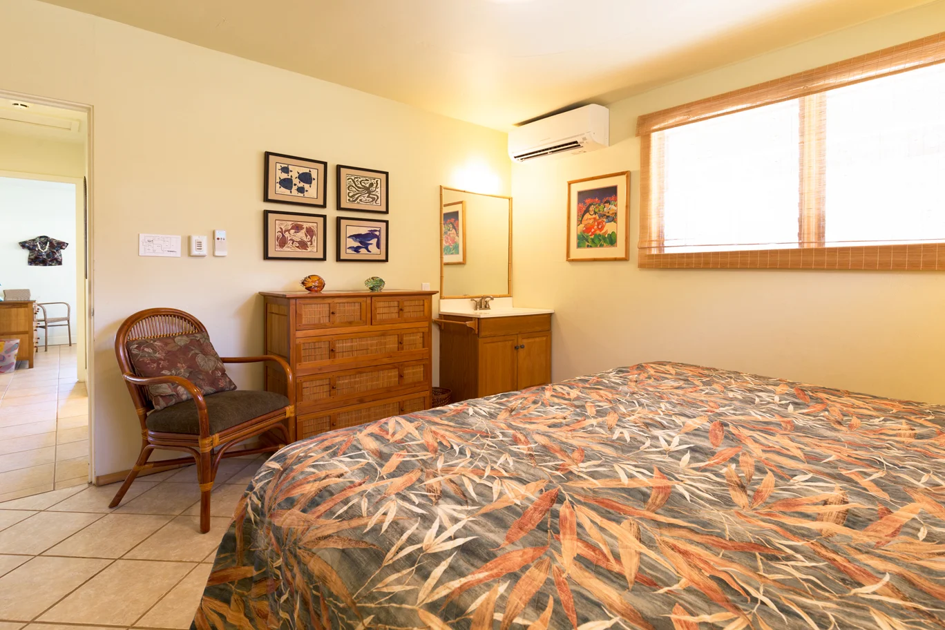 _MG_8483-Queen-bedroom.jpg