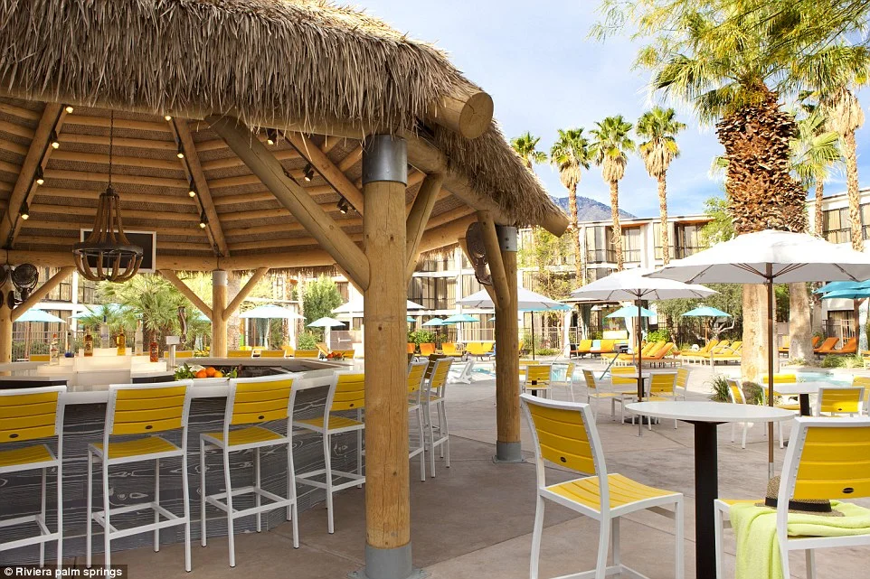 Pool Bar