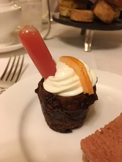 Sidecar muffin with pipette
