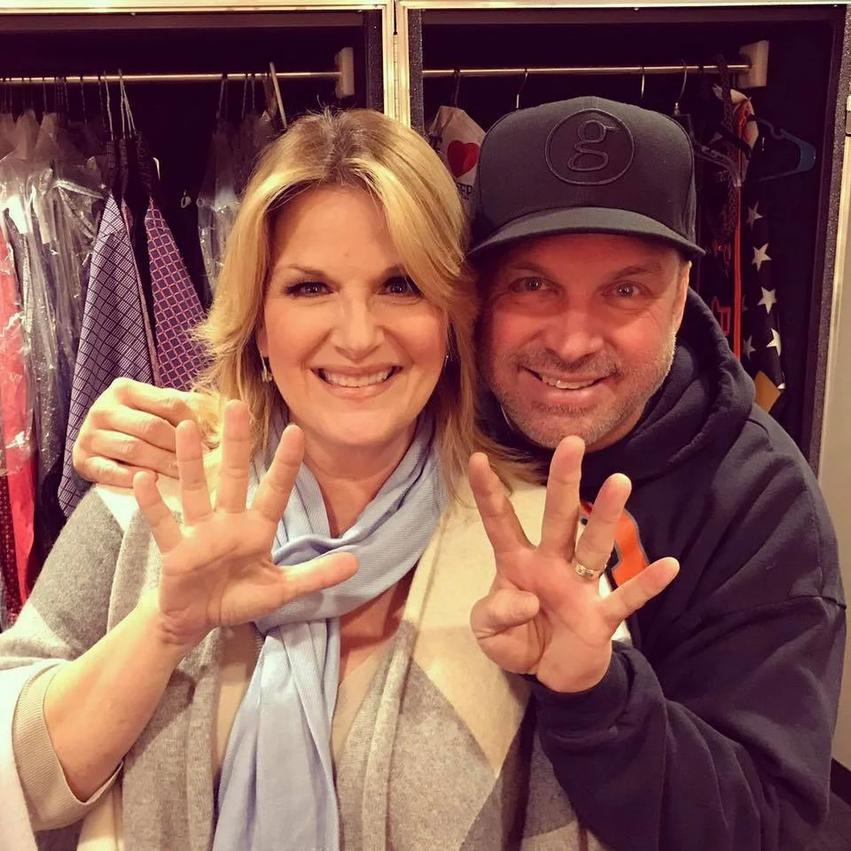 Garth and Trisha indicating their 9 shows in Edmonton, Alberta from Garth's Facebook page