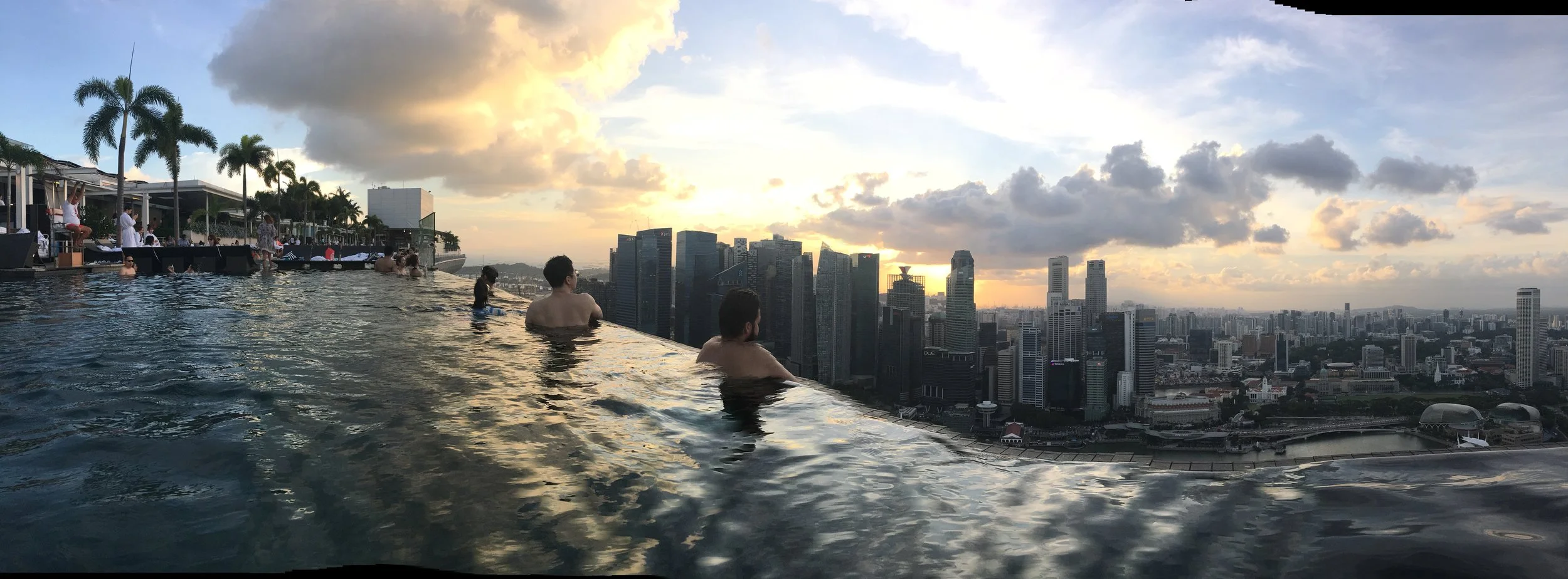 Panorama shot with Singapore skyline