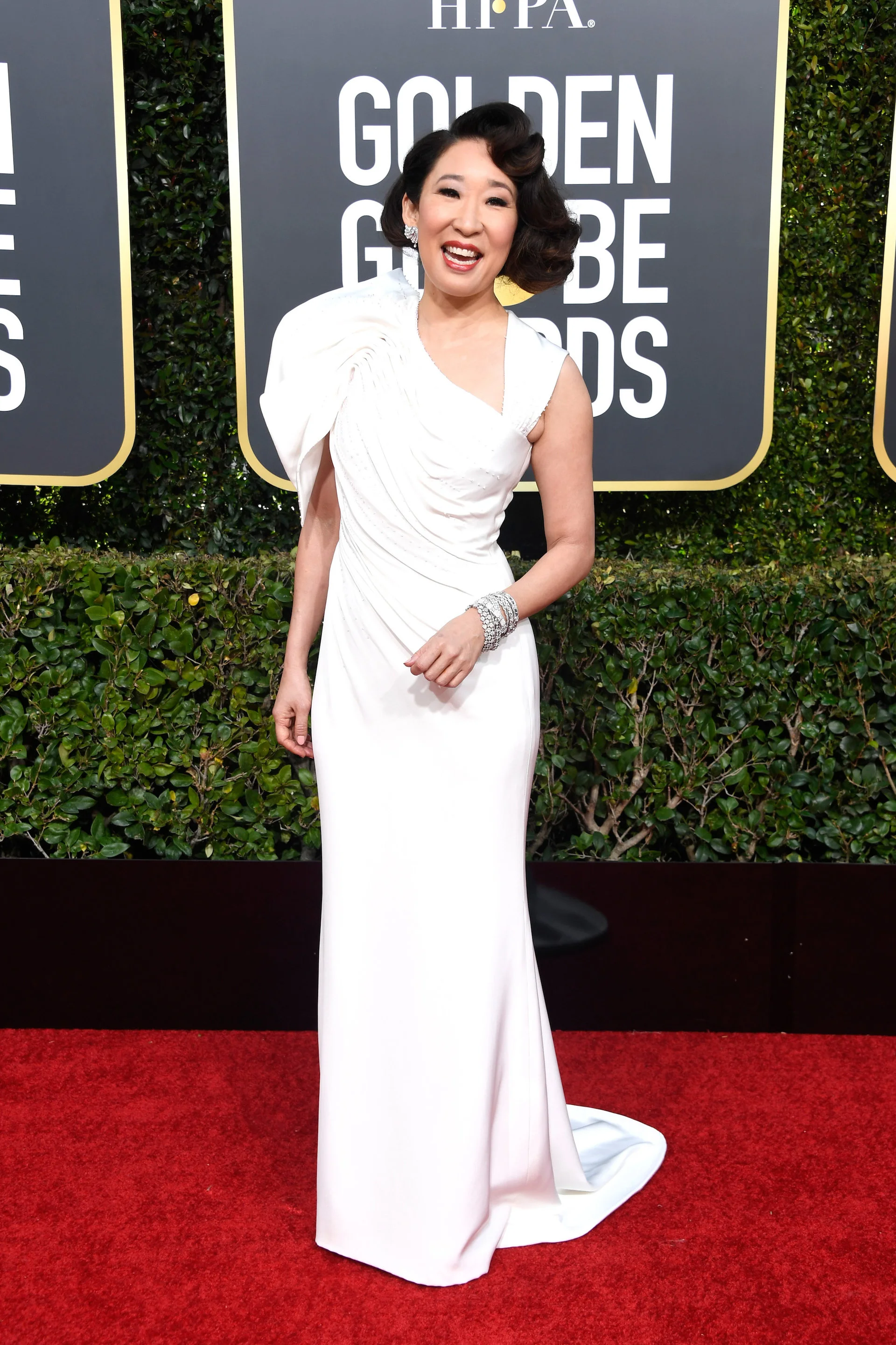 Sandra Oh in Atelier Versace