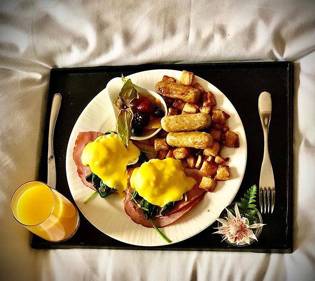 Good morning Quebec City @fairmontfrontenac #spoiledsplendid #breakfast #luxury #hotel #travel #food #foodporn #foodie #quebeccity #quebec #breakfastinbed