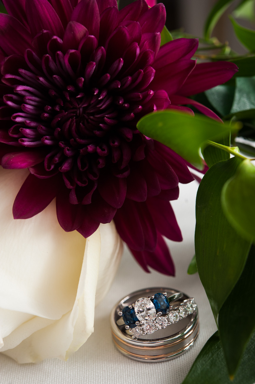 Rings with floral arrangement