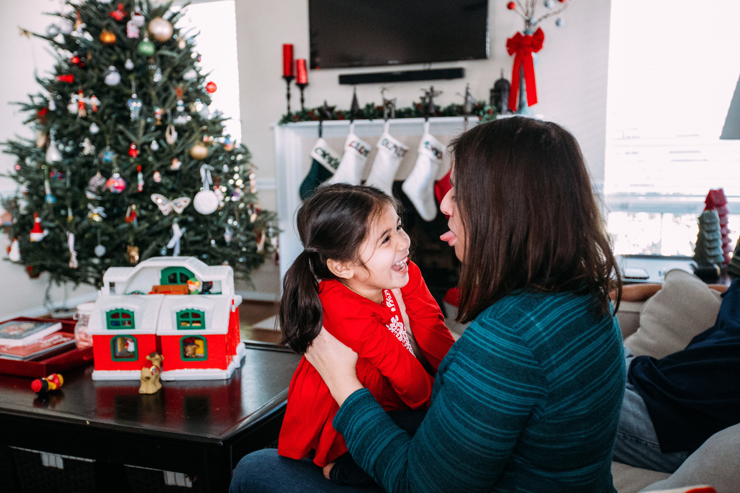 christmas-family-photos-documentary-photographer-banda-family-6481.jpg