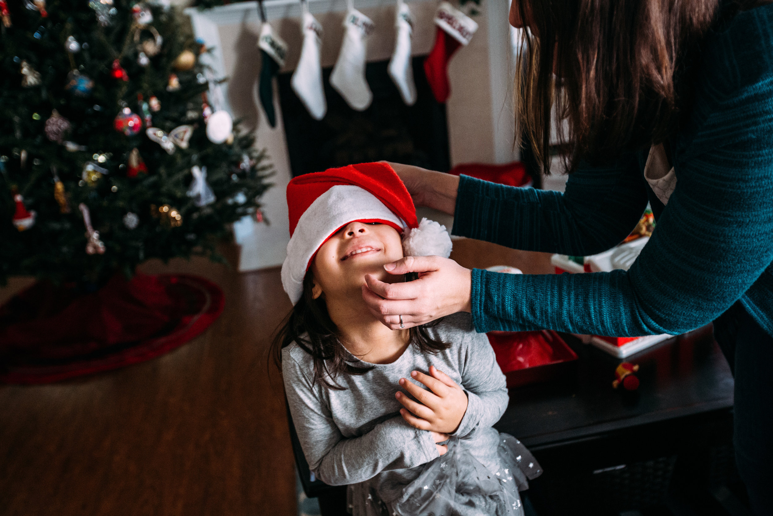 christmas-family-photos-documentary-photographer-banda-family-6490.jpg