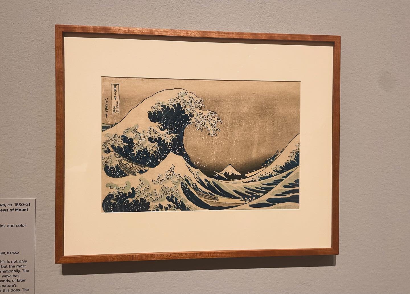 From the Hokusai exhibit at the @seattleartmuseum 
__________
#katsushikahokusai #hokusai #art #thegreatwave #thegreatwaveoffkanagawa #seattle #seattleartmuseum #woodblockprint #japanesewoodblockprint #printmaker #painter #ukiyoe #ukiyoeart