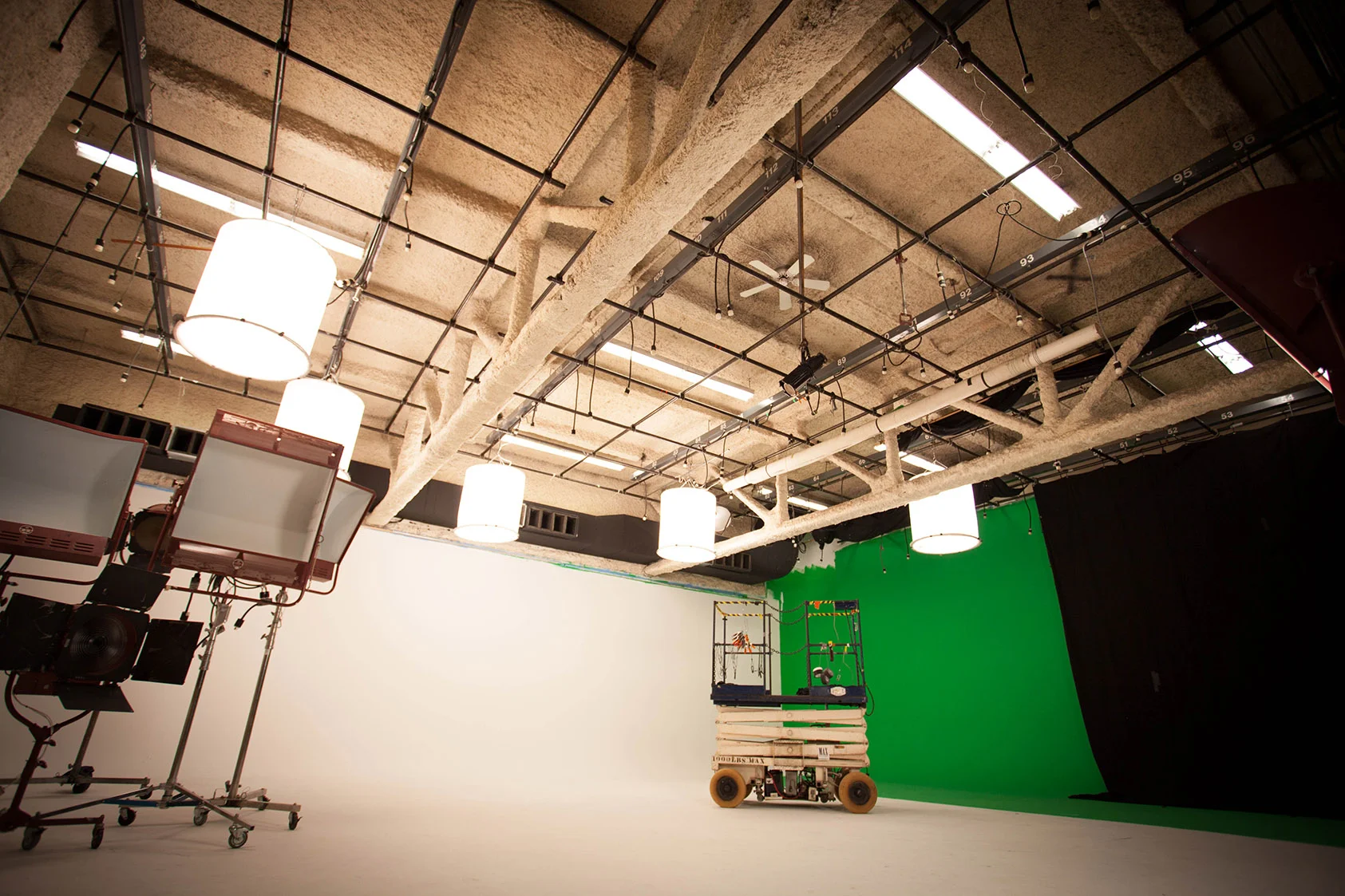 studio1.jpg