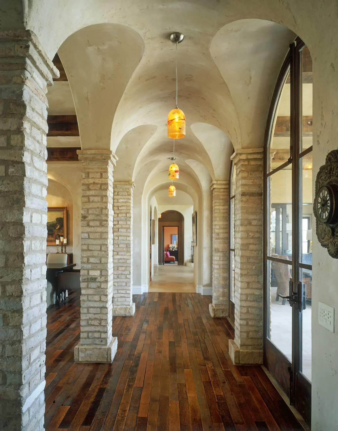  Vaulted ceilings 