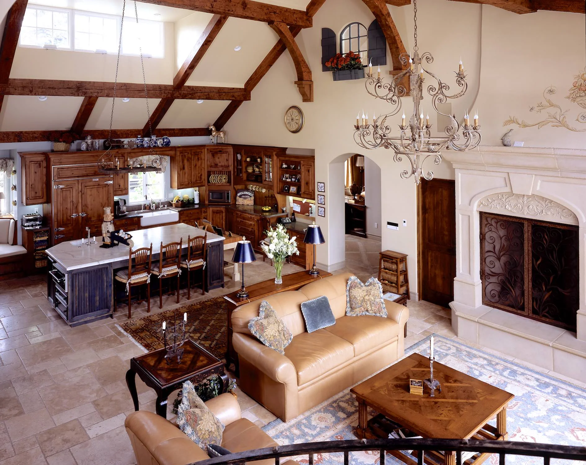  Family room and kitchen 