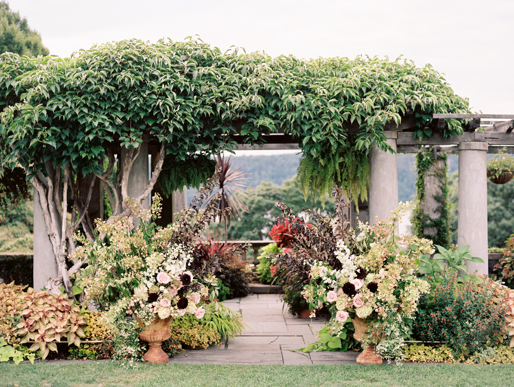 Wave Hill wedding ceremony outdoors