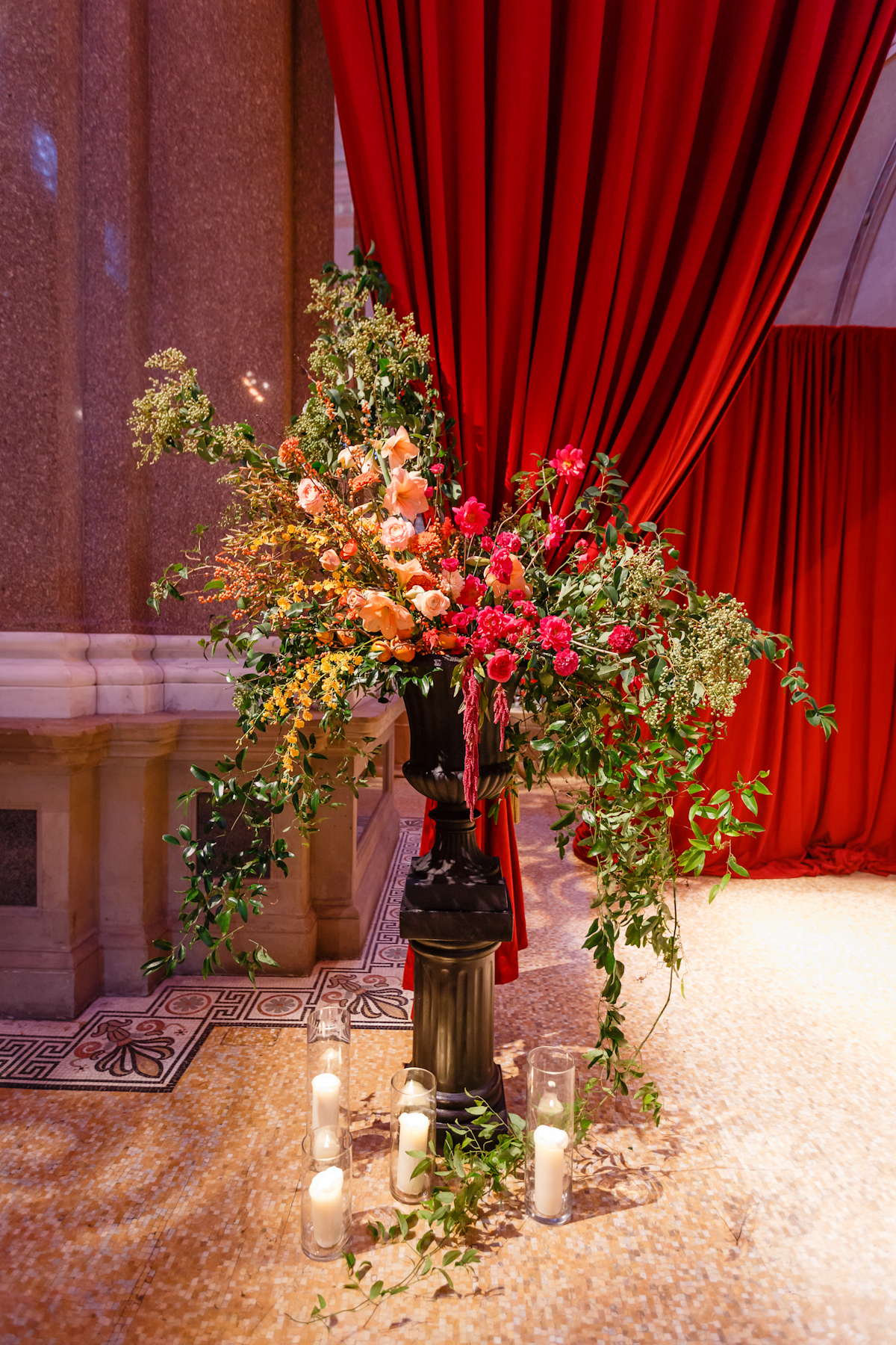 Weylin Wedding: Ceremony Floral Urn by Putnam and Putnam