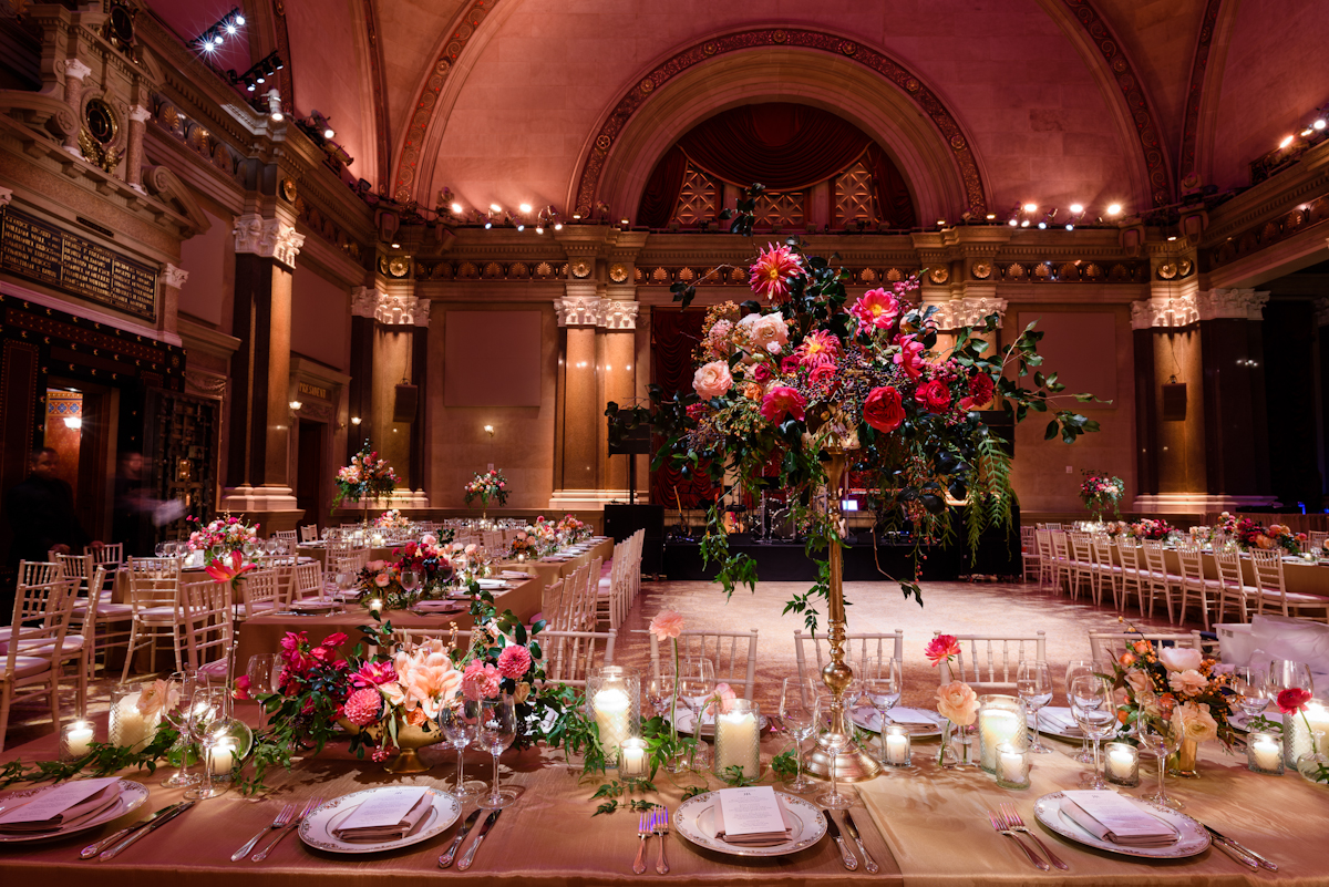 Weylin Wedding: Long tables and flowers on pedestals