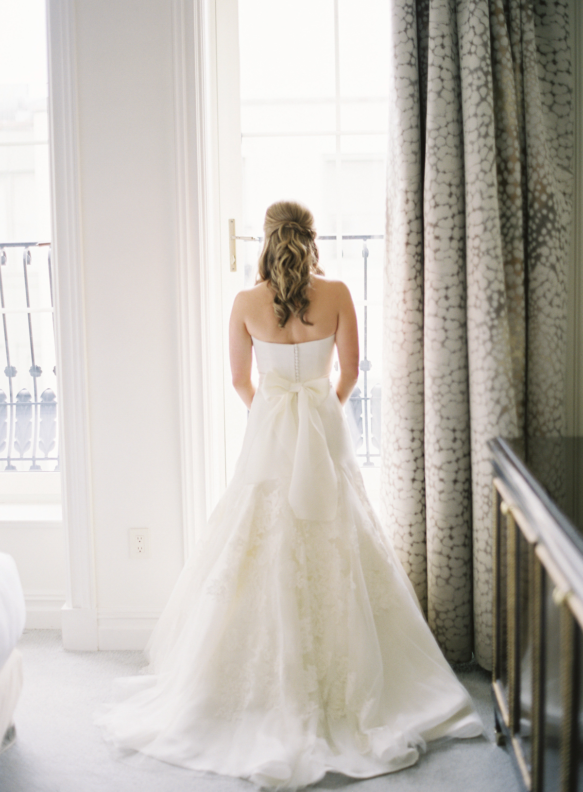Bride in vera wang gown for Plaza wedding