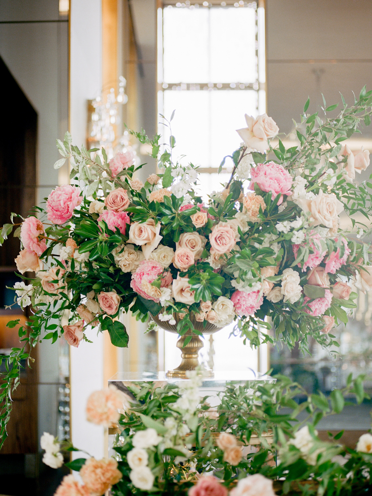 Flowers at Rainbow Room wedding with roses