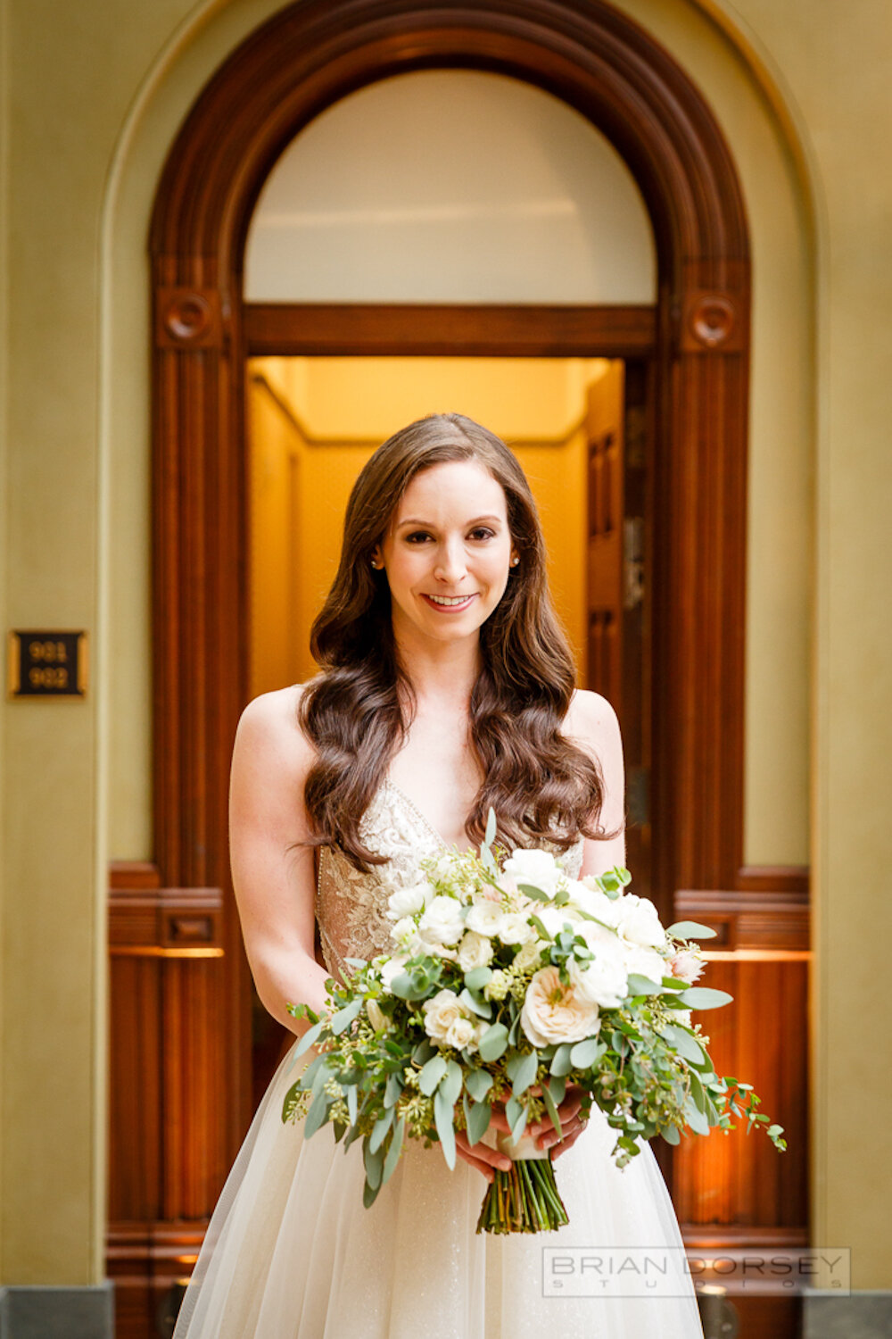 Cipriani wedding bride holding flowers