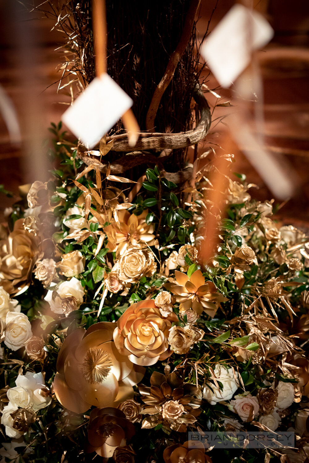 Cipriani wedding gold flowers 