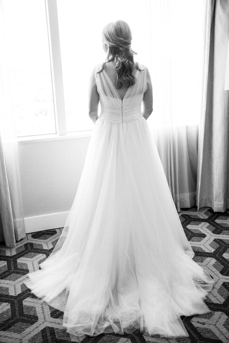 Valley Rock Inn wedding bride in tulle amsale gown