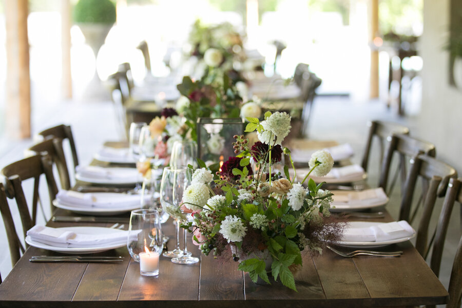 Valley Rock Inn wedding tables flowers