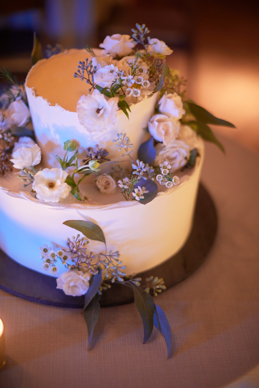 blue hill at stone barns wedding cake with flowers
