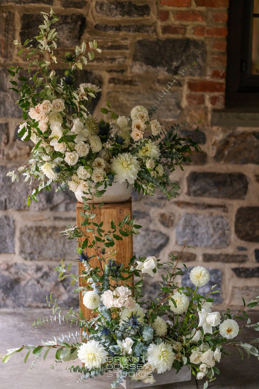 blue-hill-at-stone-barns-mariage-ceremonie-flowers.jpg