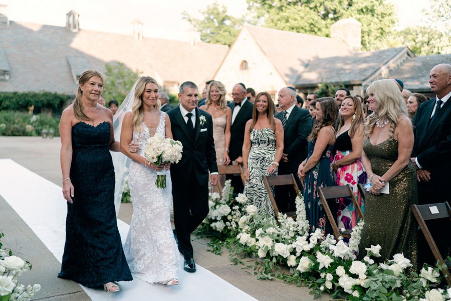 blue-hill-at-stone-barns-wedding-ceremony-entrance.jpg