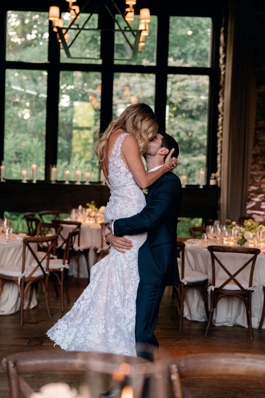 blue-hill-at-stone-barns-wedding-first-dance.jpg