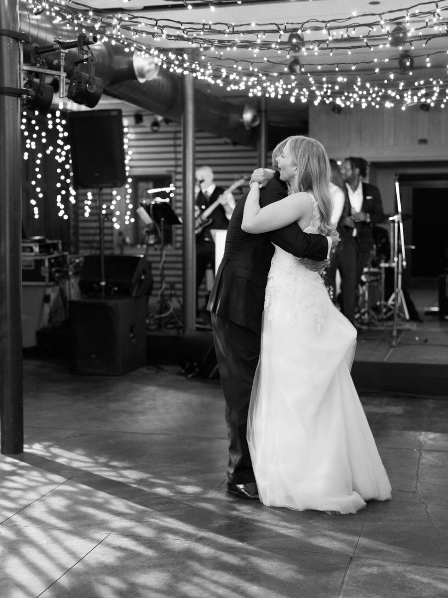 blue-hill-at-stone-barns-wedding-dancing-10.jpg