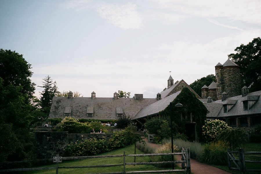 blue-hill-at-stone-barns-wedding-cocktails-restaurant-lawn.jpg