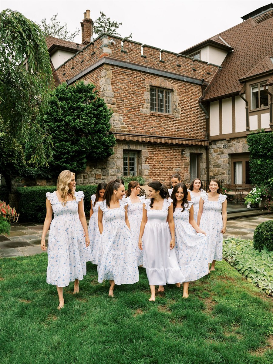 blue-hill-at-stone-barns-wedding-bridesmaids-getting-ready.jpg
