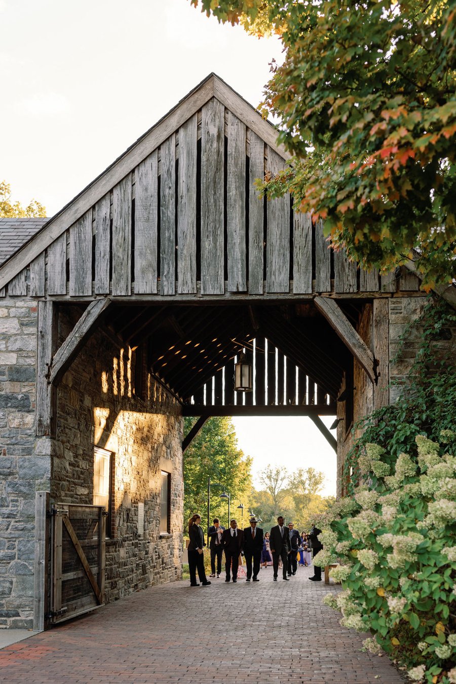 blue-hill-at-stone-barns-wedding-guests-arriving.jpg