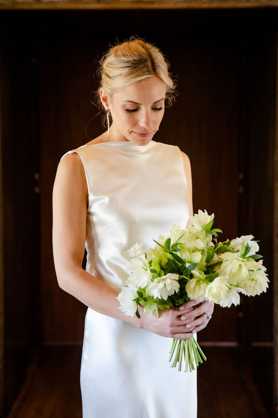 blue-hill-at-stone-barns-wedding-bride-bouquet.jpg