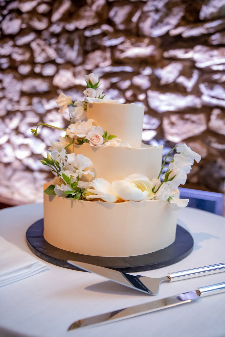 blue-hill-at-stone-barns-wedding-cake.jpg