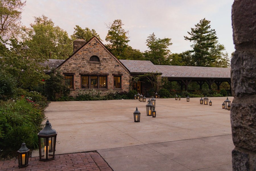 blue-hill-at-stone-barns-wedding-hayloft-19.jpg