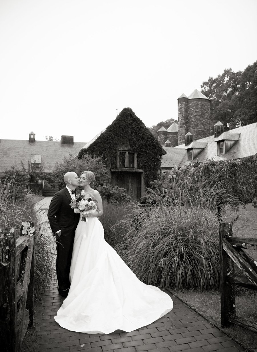 bride-groom-kiss.jpg