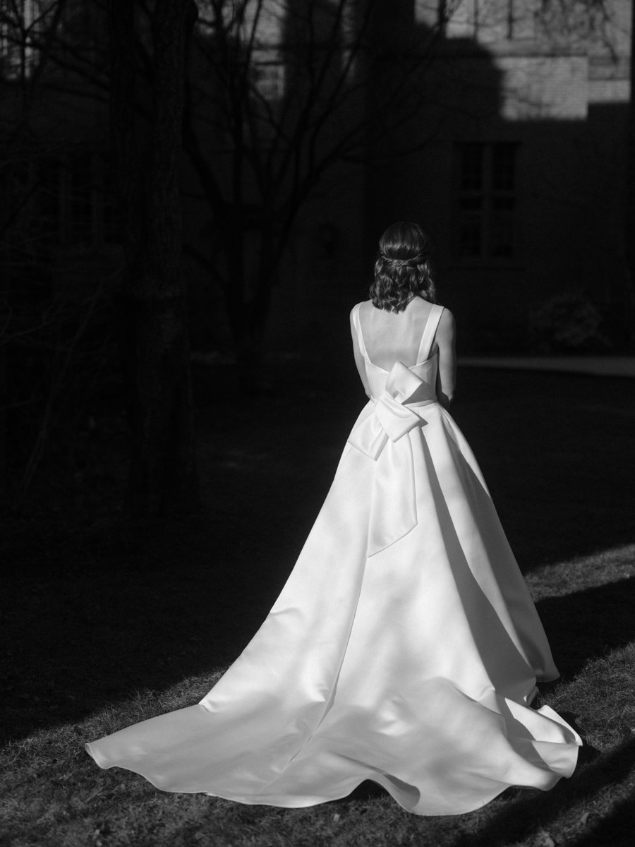 chelsea-square-wedding-bride-bow.jpg