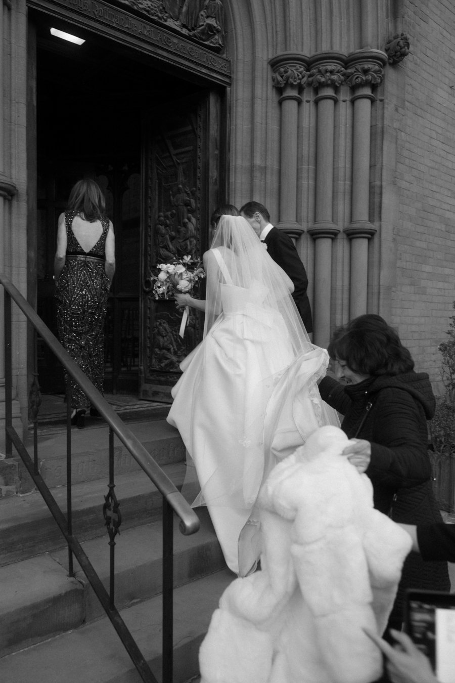 chelsea-square-wedding-ceremony-bride-arrives.jpg