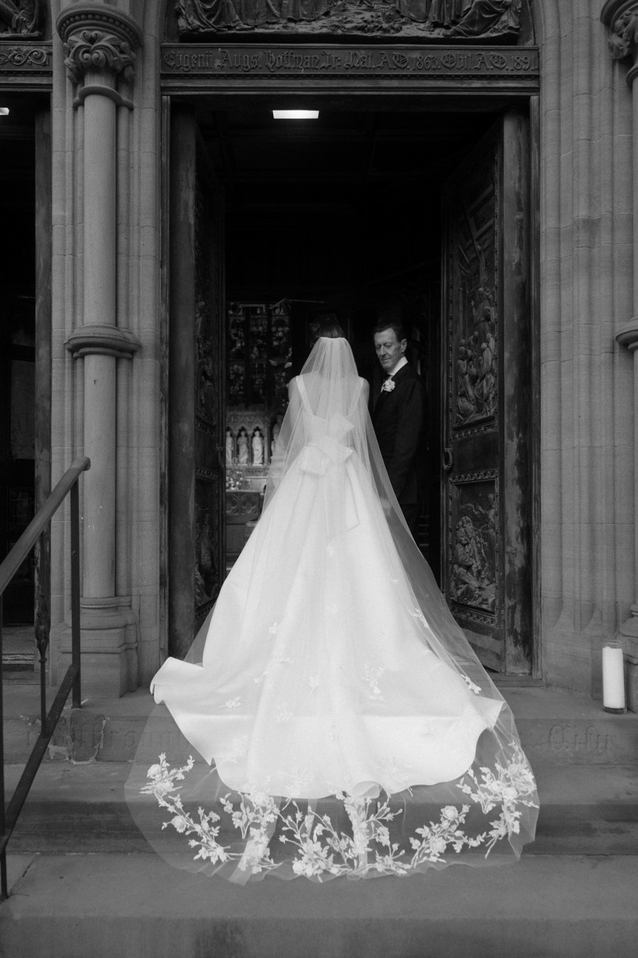 chelsea-square-wedding-ceremony-bride-veil.jpg