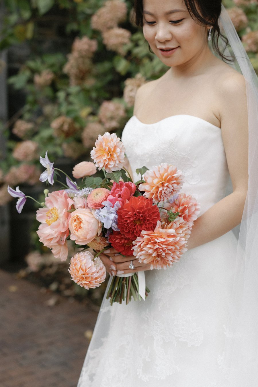 bride-holding-bouquet.jpg