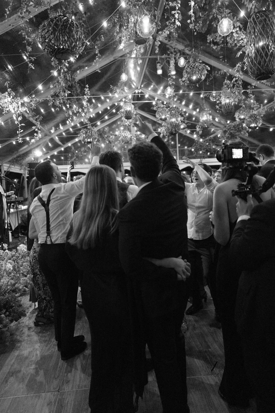 guests-dancing.jpg