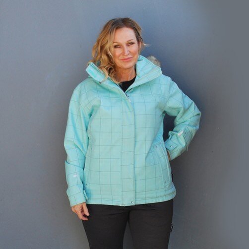 Did you know that Cartel Snow Gear comes in plus sizes? Women&rsquo;s gear from size 8-26 and Men&rsquo;s from XS-6XL 
#cartelsnowgear #cartelsnow #womens #mens #kids #snow #snowgear #jackets #plussizes #plussizesnowgear #fashion #skiing #snowboardin